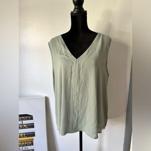 Worthington sleeveless top
